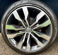 USED 2017 67 VOLKSWAGEN TIGUAN 2.0 TDI R-Line SUV 5dr Diesel Manual 4Motion Euro 6 (s/s) (150 ps) + SERVICE HISTORY + 20" ALLOY WHEELS + SIX (6) SPEED MANUAL GEARBOX + DAYTIME RUNNING LIGHTS + SUN ROOF + 4MOTION - ( 4 WHEEL DRIVE) + SATELLITE NAVIGATION + 1/2 LEATHER SEATS + HEATED FRONT SEATS + AUTO HEADLIGHTS + FRONT AND REAR PARKING SENSORS + DUAL CLIMATE CONTROL + CRUISE CONTROL + BLUETOOTH / TELEPHONE PREPARATION + RADIO / USB / DAB / MP3 PLAYER + MUCH MUCH MORE...