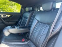 USED 2015 15 INFINITI QX70 3.0d V6 S Premium SUV 5dr Diesel Auto 4WD Euro 5 (238 ps) 