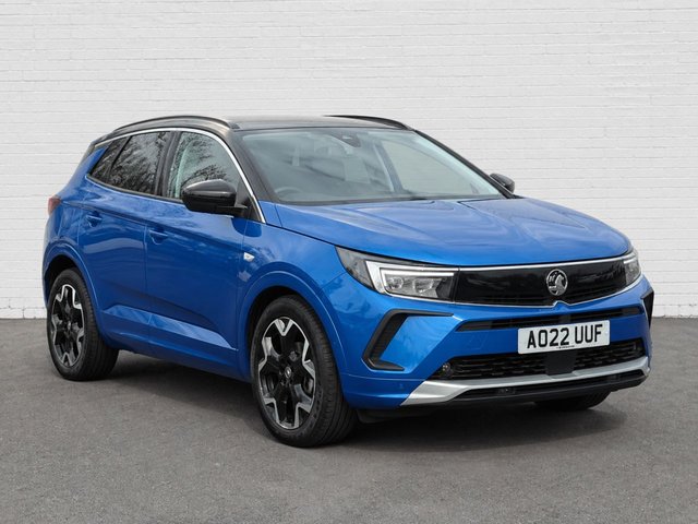 2022 vauxhall grandland 1.6 13.2kwh elite suv 5dr petrol plug-in hybrid auto euro 6 (s/s) (225 ps) 2022 35,000 miles 1.6 ltr... photo