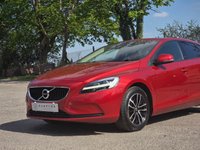 USED 2019 69 VOLVO V40 1.5 T2 Momentum Edition Hatchback 5dr Petrol Auto Euro 6 (s/s) (122 ps) FSH|WINTERPACK|ULEZ|6MWARRANTY