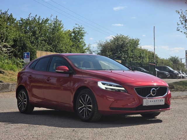 View our Volvo V40 1.5 T2 Momentum Edition Hatchback 5dr Petrol Auto Euro 6 (s/s) (122 ps)