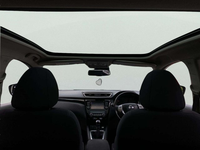View our NISSAN QASHQAI