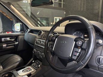 View our LAND ROVER DISCOVERY 4