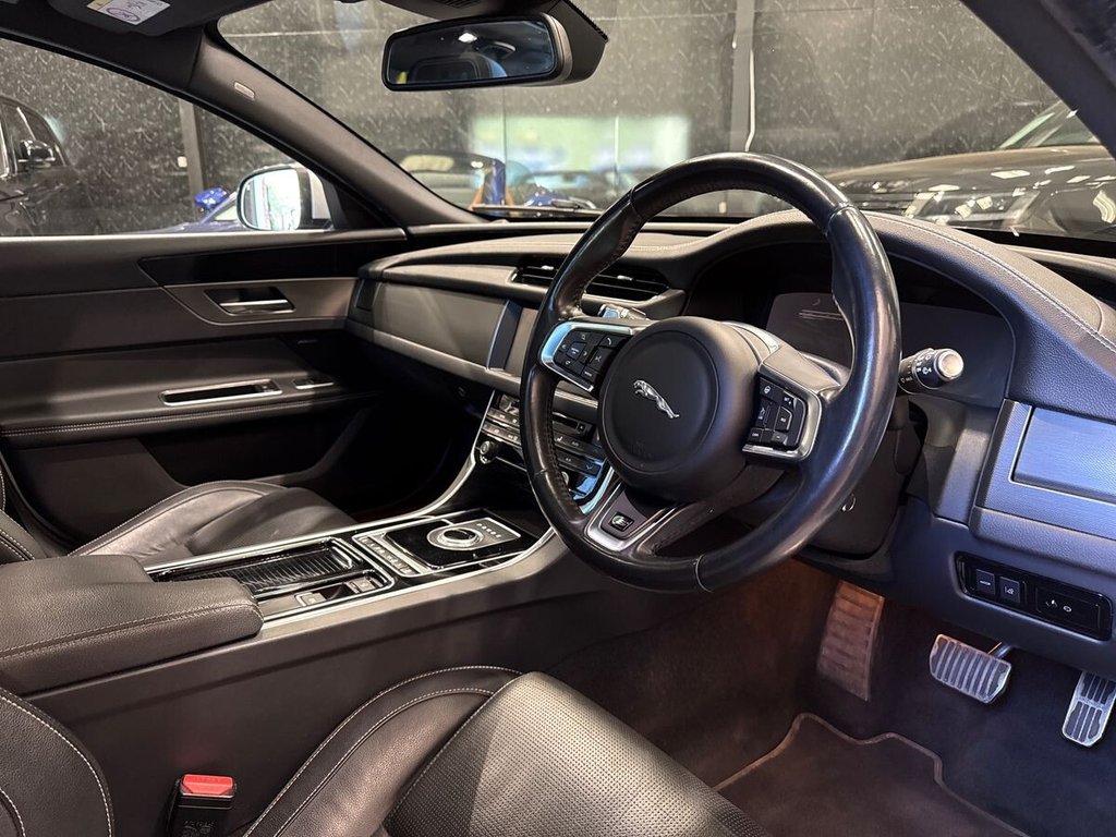 USED 2018 68 JAGUAR XF 3.0d V6 S Sportbrake 5dr Diesel Auto Euro 6 (s/s) (300 ps) PANORAMIC ROOF|TOW BAR|PRIVACY