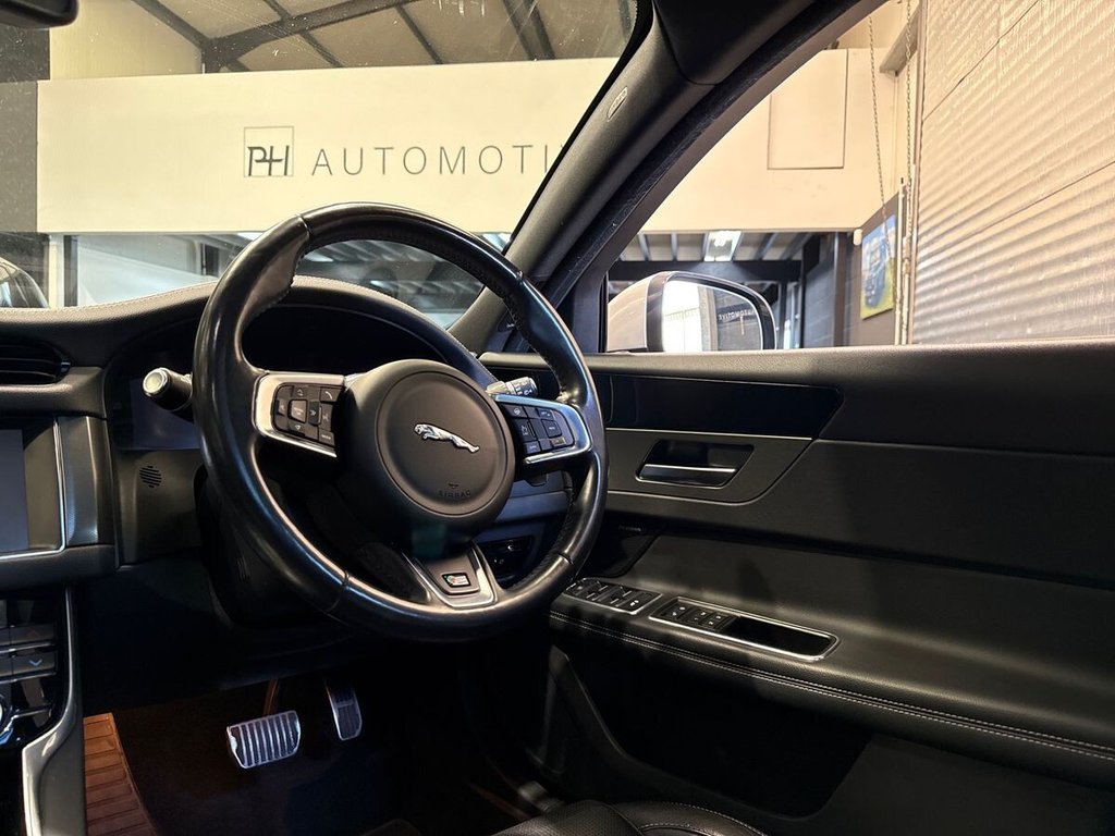 USED 2018 68 JAGUAR XF 3.0d V6 S Sportbrake 5dr Diesel Auto Euro 6 (s/s) (300 ps) PANORAMIC ROOF|TOW BAR|PRIVACY