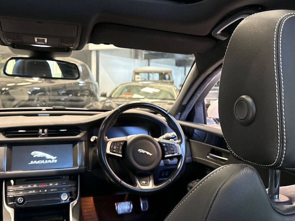 USED 2018 68 JAGUAR XF 3.0d V6 S Sportbrake 5dr Diesel Auto Euro 6 (s/s) (300 ps) PANORAMIC ROOF|TOW BAR|PRIVACY
