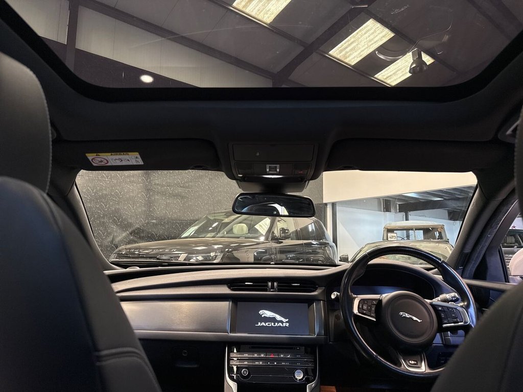 USED 2018 68 JAGUAR XF 3.0d V6 S Sportbrake 5dr Diesel Auto Euro 6 (s/s) (300 ps) PANORAMIC ROOF|TOW BAR|PRIVACY