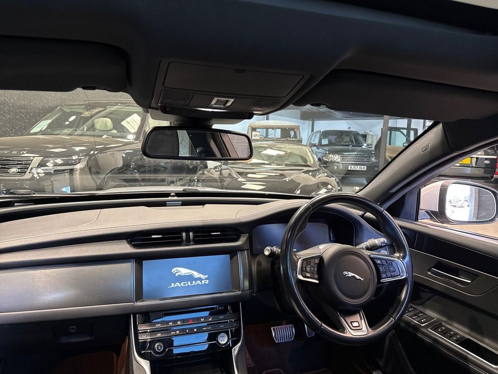 USED 2018 68 JAGUAR XF 3.0d V6 S Sportbrake 5dr Diesel Auto Euro 6 (s/s) (300 ps) PANORAMIC ROOF|TOW BAR|PRIVACY