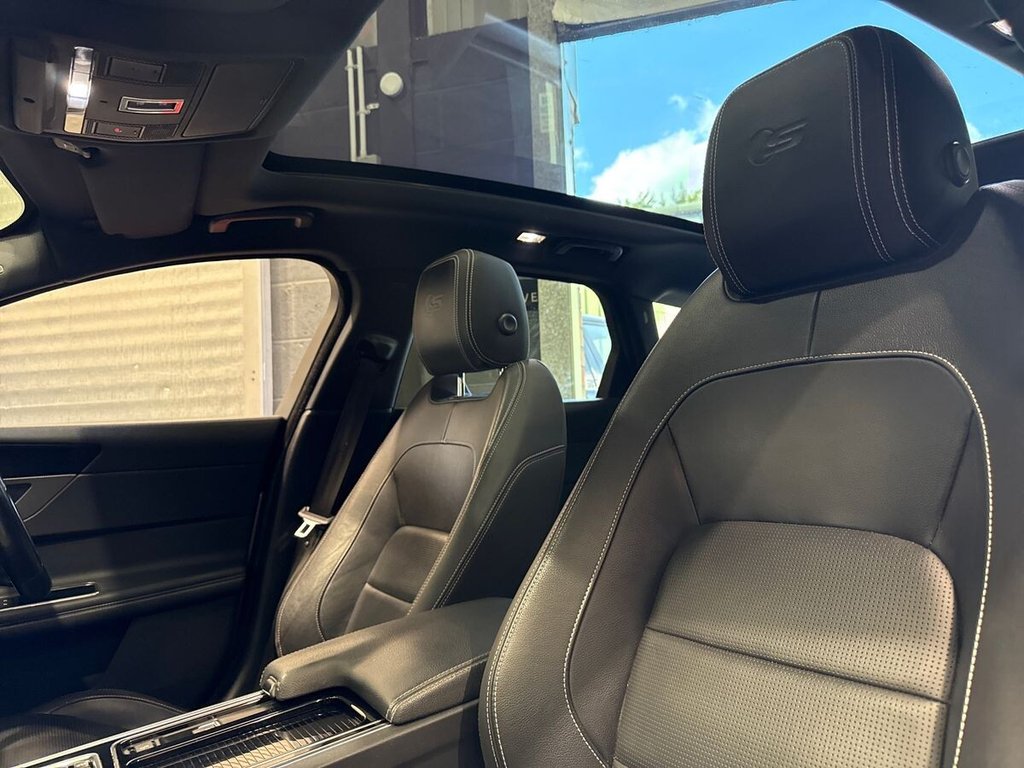 USED 2018 68 JAGUAR XF 3.0d V6 S Sportbrake 5dr Diesel Auto Euro 6 (s/s) (300 ps) PANORAMIC ROOF|TOW BAR|PRIVACY