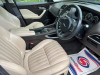 USED 2017 17 JAGUAR F-PACE 2.0 P250i Portfolio SUV 5dr Petrol Auto AWD Euro 6 (s/s) (250 ps) 