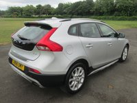 USED 2016 66 VOLVO V40 CROSS COUNTRY 2.0 T3 Pro Hatchback 5dr Petrol Manual Euro 6 (s/s) (152 ps) 