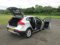 USED 2016 66 VOLVO V40 CROSS COUNTRY 2.0 T3 Pro Hatchback 5dr Petrol Manual Euro 6 (s/s) (152 ps) 