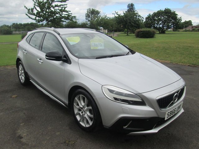 View our VOLVO V40 CROSS COUNTRY