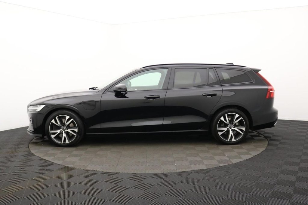 USED 2021 21 VOLVO V60 2.0h T6 Recharge 11.6kWh R-Design Estate 5dr Petrol Plug-in Hybrid Auto AWD Euro 6 (s/s) (340 ps) 4X4, Sat Nav, Camera