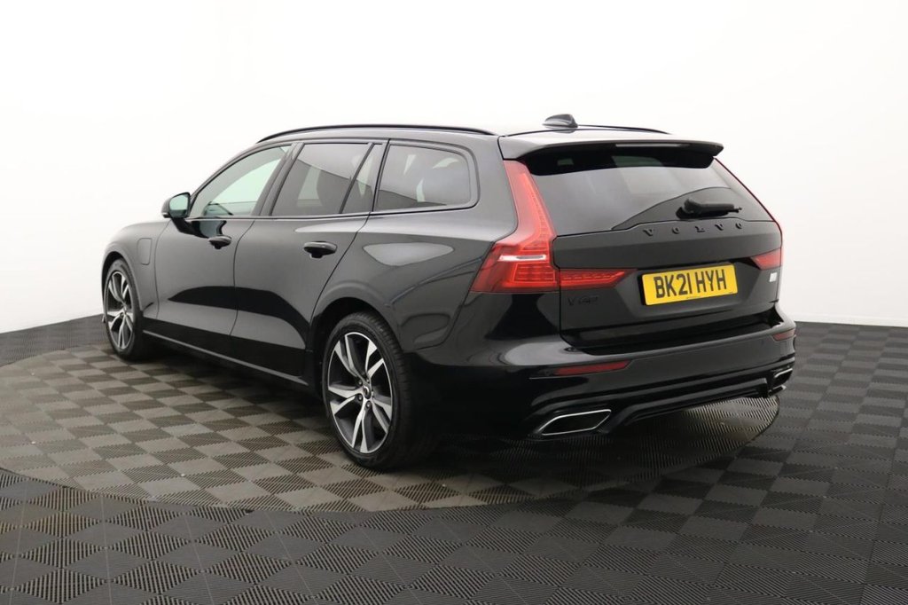 USED 2021 21 VOLVO V60 2.0h T6 Recharge 11.6kWh R-Design Estate 5dr Petrol Plug-in Hybrid Auto AWD Euro 6 (s/s) (340 ps) 4X4, Sat Nav, Camera