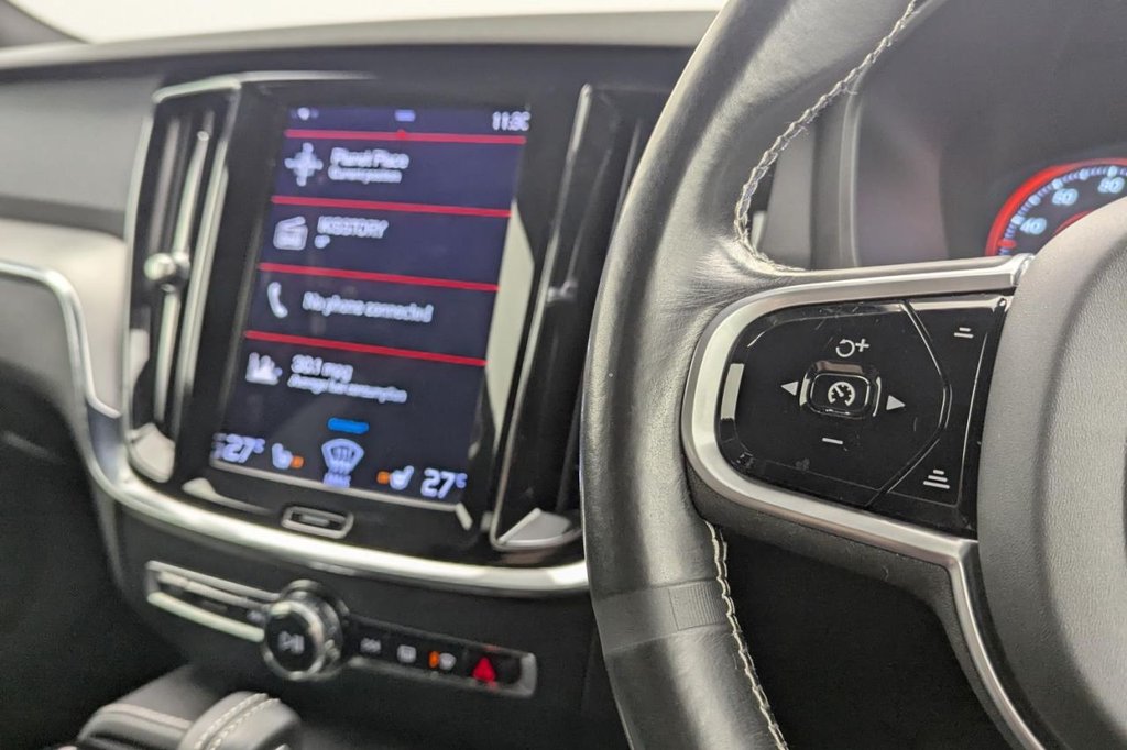 USED 2021 21 VOLVO V60 2.0h T6 Recharge 11.6kWh R-Design Estate 5dr Petrol Plug-in Hybrid Auto AWD Euro 6 (s/s) (340 ps) 4X4, Sat Nav, Camera