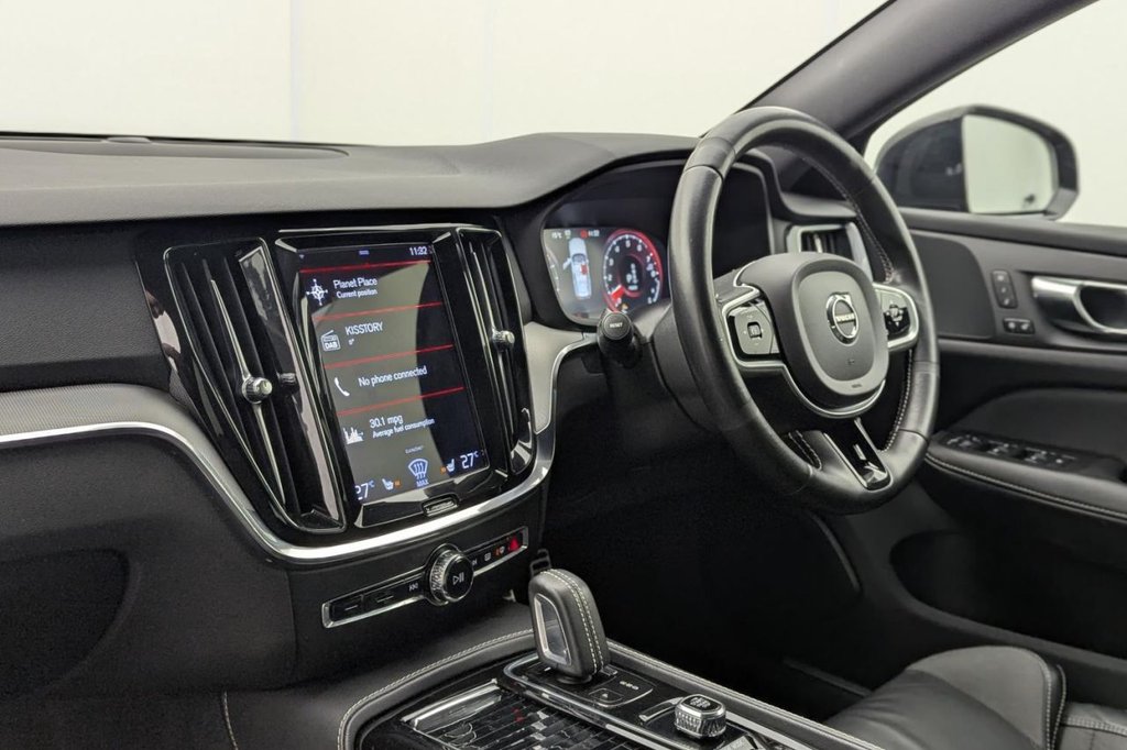 USED 2021 21 VOLVO V60 2.0h T6 Recharge 11.6kWh R-Design Estate 5dr Petrol Plug-in Hybrid Auto AWD Euro 6 (s/s) (340 ps) 4X4, Sat Nav, Camera