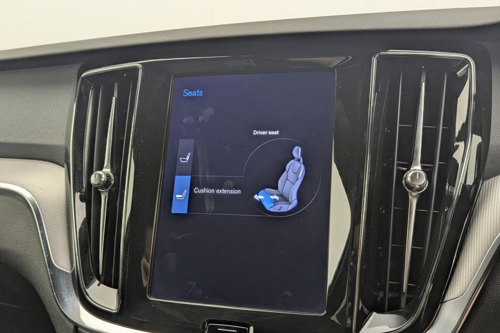 USED 2021 21 VOLVO V60 2.0h T6 Recharge 11.6kWh R-Design Estate 5dr Petrol Plug-in Hybrid Auto AWD Euro 6 (s/s) (340 ps) 4X4, Sat Nav, Camera