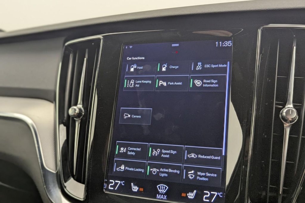 USED 2021 21 VOLVO V60 2.0h T6 Recharge 11.6kWh R-Design Estate 5dr Petrol Plug-in Hybrid Auto AWD Euro 6 (s/s) (340 ps) 4X4, Sat Nav, Camera