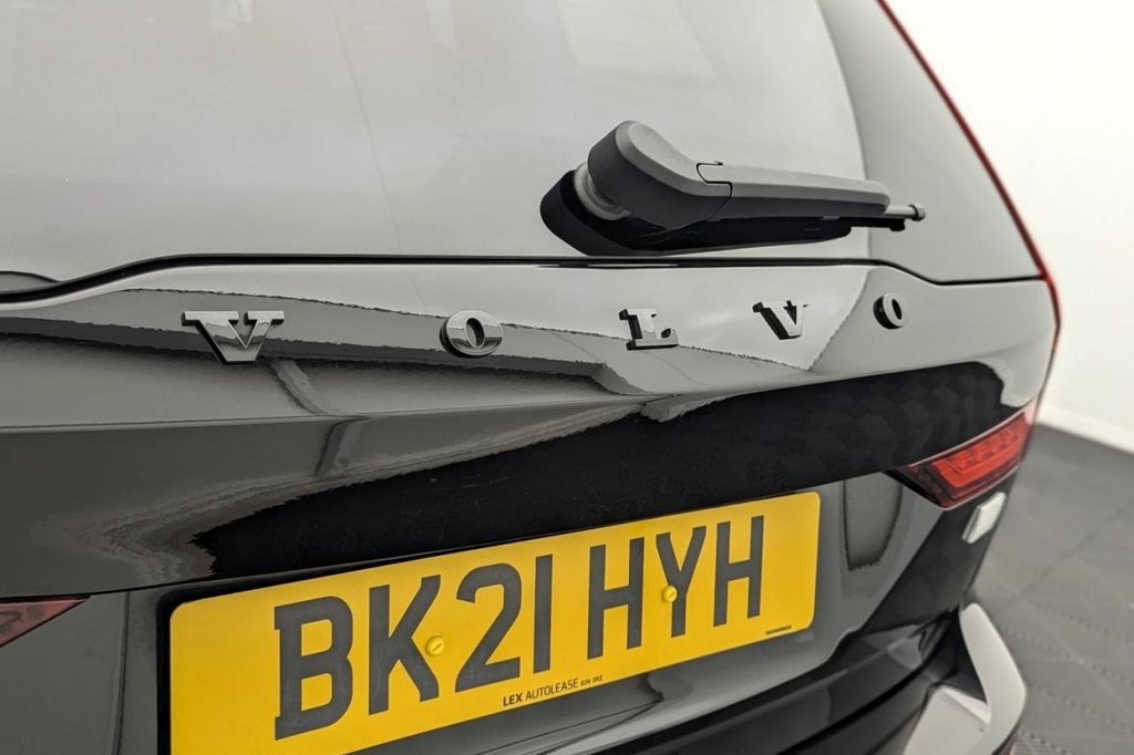 USED 2021 21 VOLVO V60 2.0h T6 Recharge 11.6kWh R-Design Estate 5dr Petrol Plug-in Hybrid Auto AWD Euro 6 (s/s) (340 ps) 4X4, Sat Nav, Camera