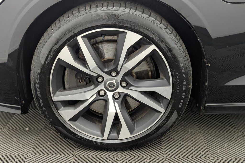 USED 2021 21 VOLVO V60 2.0h T6 Recharge 11.6kWh R-Design Estate 5dr Petrol Plug-in Hybrid Auto AWD Euro 6 (s/s) (340 ps) 4X4, Sat Nav, Camera