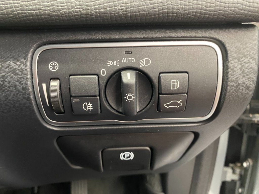 USED 2015 64 VOLVO XC60 2.4 D5 SE Lux Nav SUV 5dr Diesel Geartronic AWD Euro 5 (215 ps) DRIVERS SUPPORT PACK / WINTER PACK