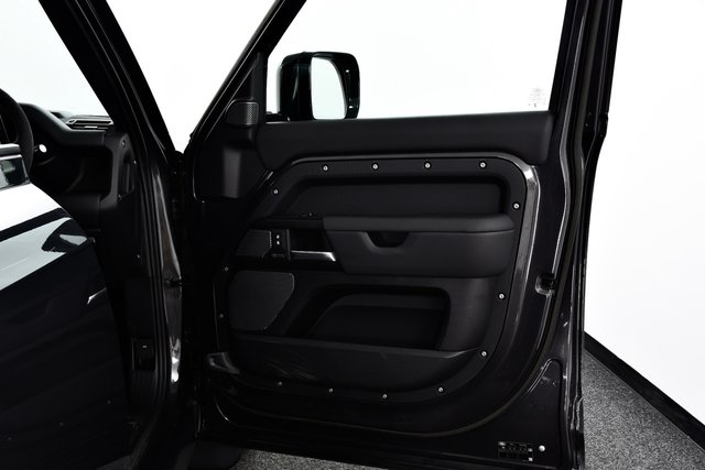 USED 2023 23 LAND ROVER DEFENDER 110 5.0 P525 V8 SUV 5dr Petrol Auto 4WD Euro 6 (s/s) (525 ps) URBAN W/T | FLRSH | Stunning +
