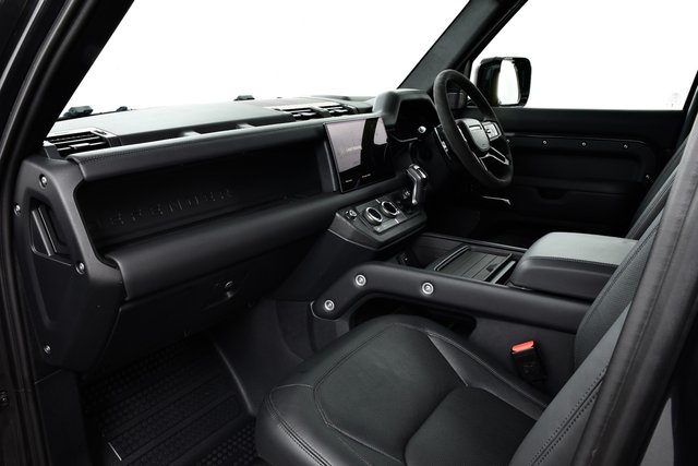 USED 2023 23 LAND ROVER DEFENDER 110 5.0 P525 V8 SUV 5dr Petrol Auto 4WD Euro 6 (s/s) (525 ps) URBAN W/T | FLRSH | Stunning +