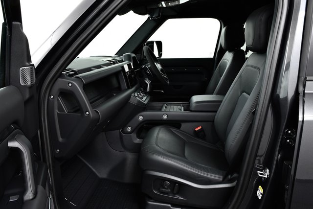 USED 2023 23 LAND ROVER DEFENDER 110 5.0 P525 V8 SUV 5dr Petrol Auto 4WD Euro 6 (s/s) (525 ps) URBAN W/T | FLRSH | Stunning +