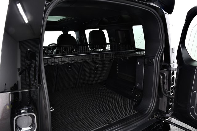 USED 2023 23 LAND ROVER DEFENDER 110 5.0 P525 V8 SUV 5dr Petrol Auto 4WD Euro 6 (s/s) (525 ps) URBAN W/T | FLRSH | Stunning +