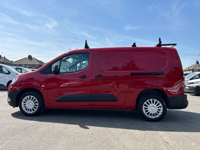 View our TOYOTA PROACE CITY