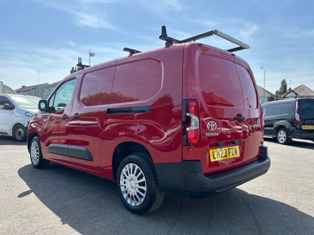 View our TOYOTA PROACE CITY