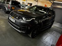 USED 2018 67 LAND ROVER DISCOVERY 5 3.0 TD V6 HSE Luxury SUV 5dr Diesel Auto 4WD Euro 6 (s/s) (258 ps) LOVELY 2018 DISCOVERY 5 HSE LUXURY 3.0 TDV6 EURO 6 - ONE PREVIOUS KEEPER - CARPATHIAN GREY - 7 SERVICES TO 87K - REAR ENTERTAINMENT - PRIVACY GLASS - BLACK PACK - TOWBAR - APPLE CAR PLAY - GLASS PANORAMIC ROOF - 21 INCH GLOSS BLACK ALLOYS