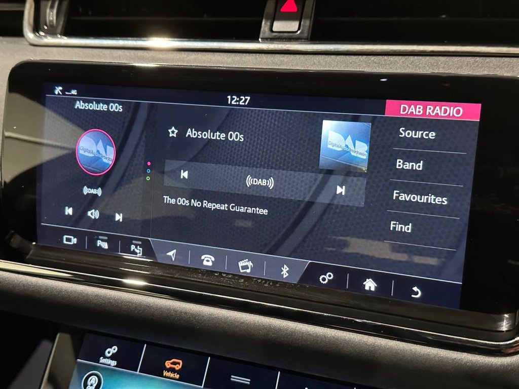 USED 2019 69 LAND ROVER RANGE ROVER EVOQUE 2.0 D180 R-Dynamic SE SUV 5dr Diesel Auto 4WD Euro 6 (s/s) (180 ps) 