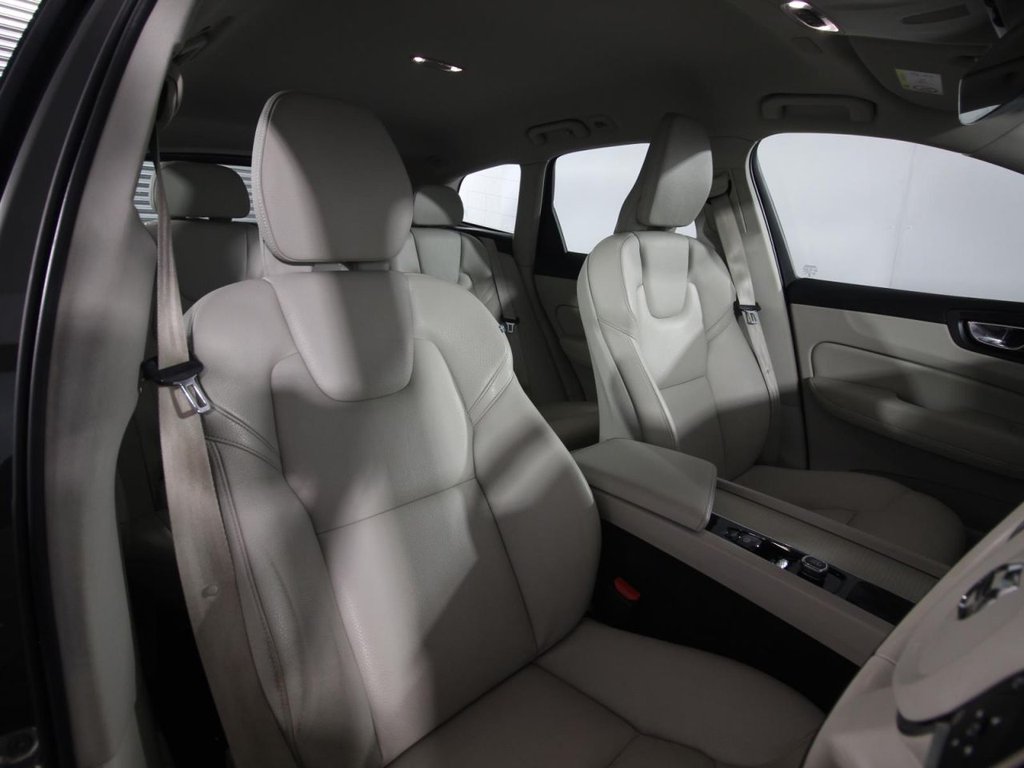 USED 2018 68 VOLVO XC60 2.0 D4 Momentum SUV 5dr Diesel Auto AWD Euro 6 (s/s) (190 ps) 