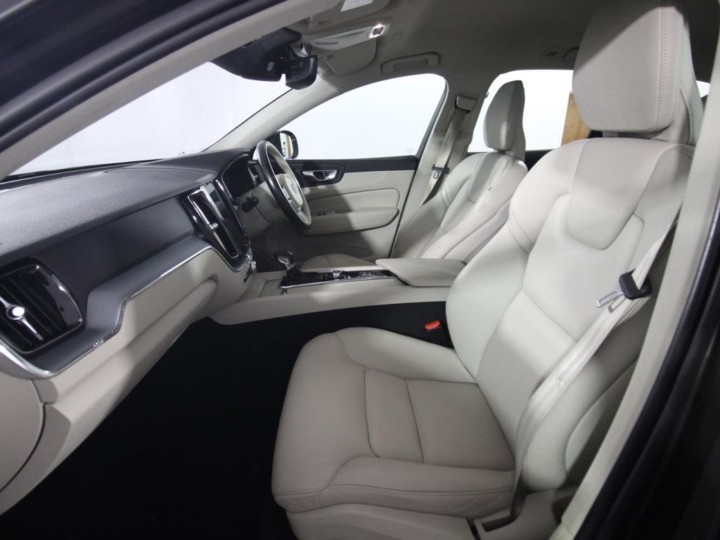 USED 2018 68 VOLVO XC60 2.0 D4 Momentum SUV 5dr Diesel Auto AWD Euro 6 (s/s) (190 ps) 