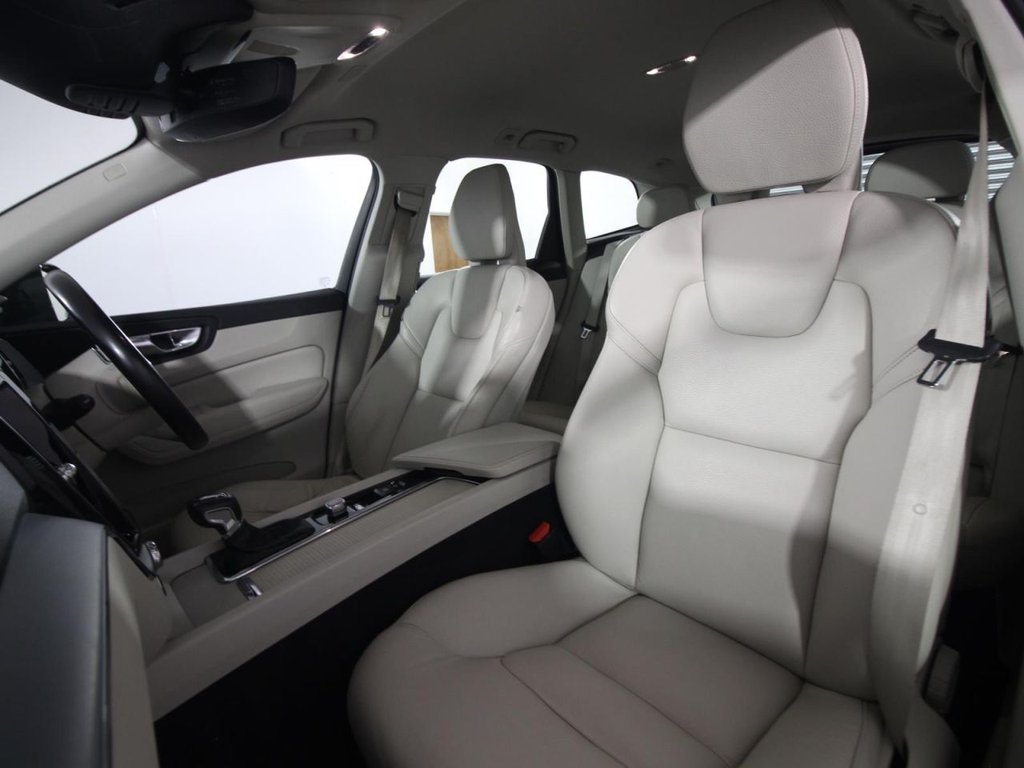 USED 2018 68 VOLVO XC60 2.0 D4 Momentum SUV 5dr Diesel Auto AWD Euro 6 (s/s) (190 ps) 