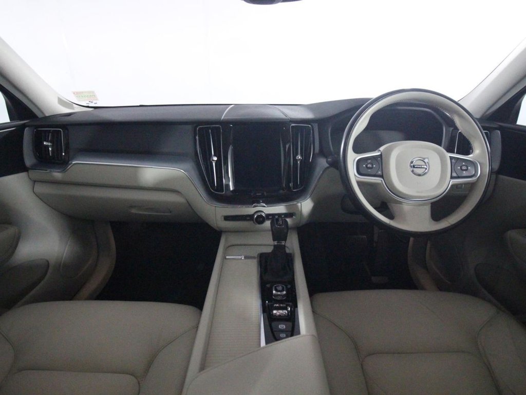 USED 2018 68 VOLVO XC60 2.0 D4 Momentum SUV 5dr Diesel Auto AWD Euro 6 (s/s) (190 ps) 