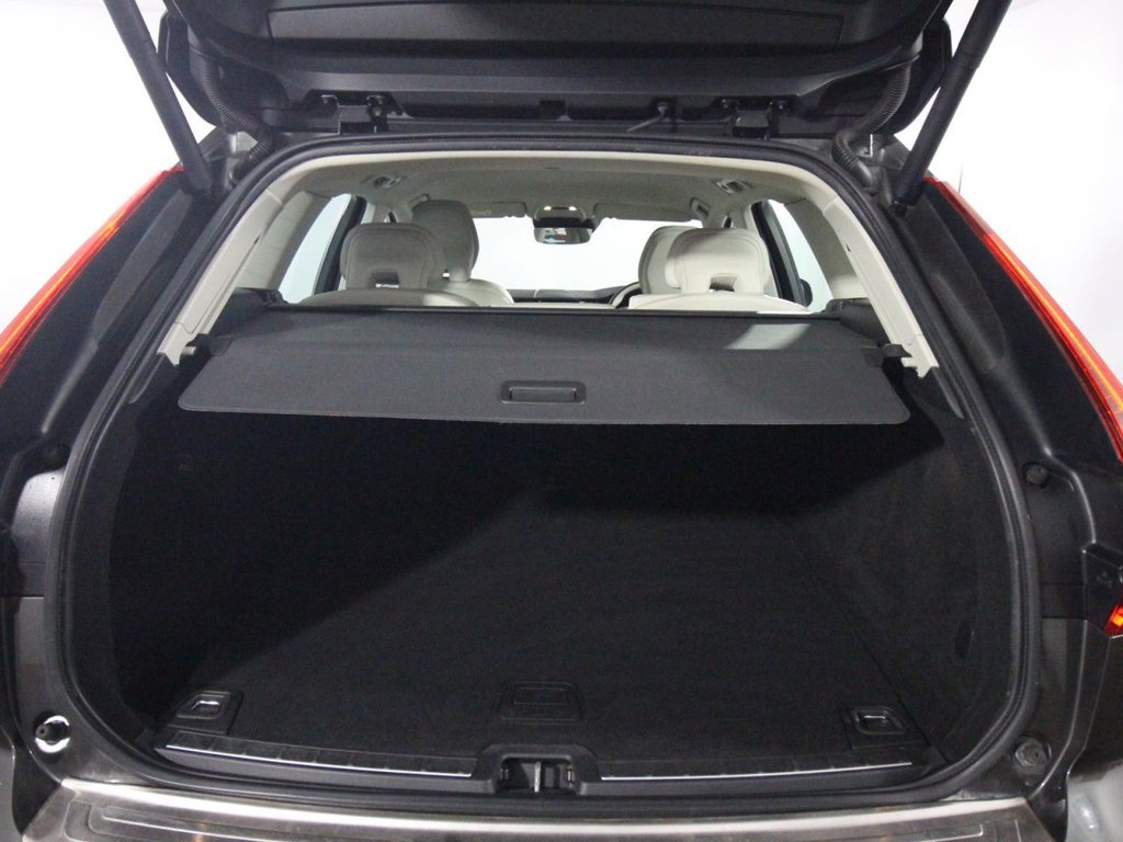 USED 2018 68 VOLVO XC60 2.0 D4 Momentum SUV 5dr Diesel Auto AWD Euro 6 (s/s) (190 ps) 