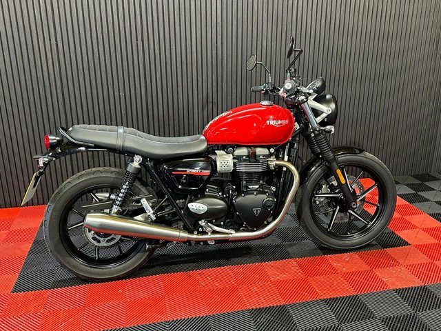 View our TRIUMPH STREET TWIN
