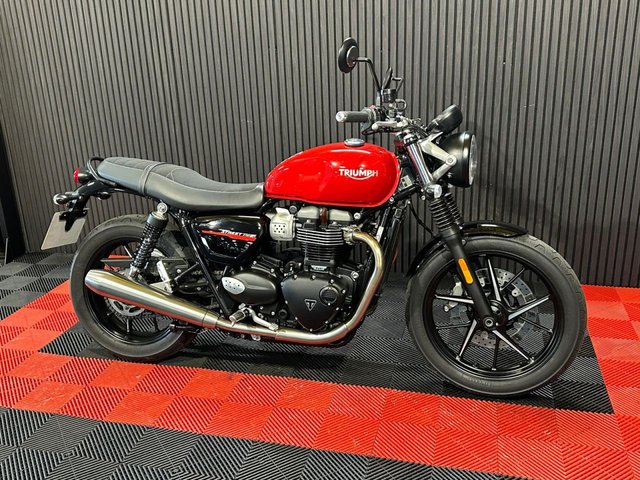 View our TRIUMPH STREET TWIN