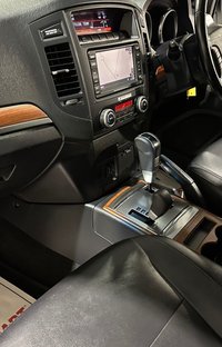 USED 2012 62 MITSUBISHI SHOGUN 3.2 DI-DC SG3 SUV 5dr Diesel Auto 4WD Euro 5 LWB (197 ps) 