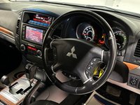USED 2012 62 MITSUBISHI SHOGUN 3.2 DI-DC SG3 SUV 5dr Diesel Auto 4WD Euro 5 LWB (197 ps) 