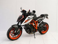 USED 2017 17 KTM 1290 Super Duke R 1290 Naked Petrol Manual Euro 4 (177 ps) NEW MOT/AKRAPOVIC