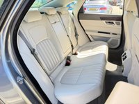USED 2017 17 JAGUAR XF 2.0d Portfolio Auto Euro 6 (s/s) 4dr MERIDAN R CAM CREAM INTERIOR