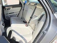 USED 2017 17 JAGUAR XF 2.0d Portfolio Auto Euro 6 (s/s) 4dr MERIDAN R CAM CREAM INTERIOR