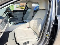 USED 2017 17 JAGUAR XF 2.0d Portfolio Auto Euro 6 (s/s) 4dr MERIDAN R CAM CREAM INTERIOR