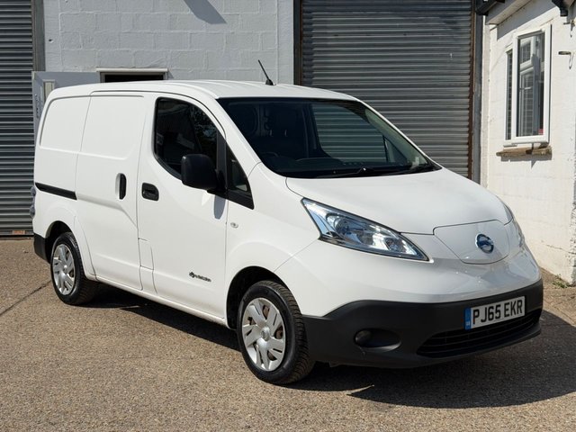 View our NISSAN e-NV200