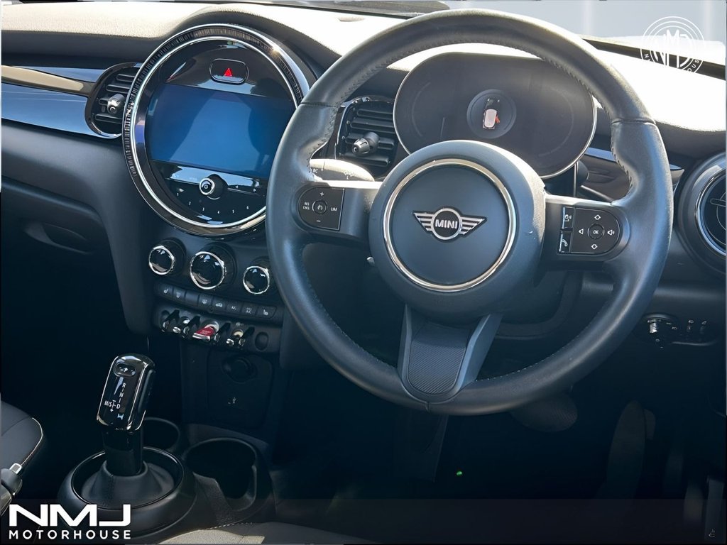 USED 2021 71 MINI HATCH 1.5 Cooper Classic Hatchback 5dr Petrol Steptronic Euro 6 (s/s) (136 ps) Hatchback