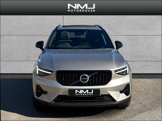 View our VOLVO XC40